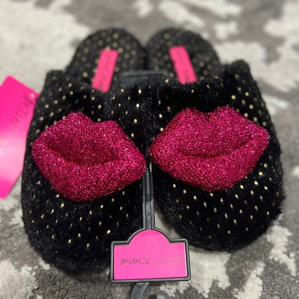 Betsey Johnson Slippers